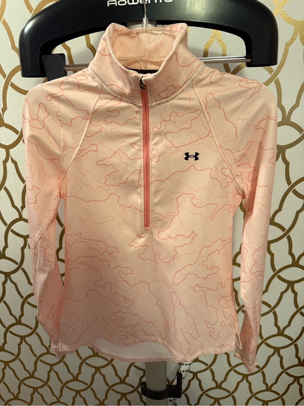 Under Armour Light Pink Camo Half-Zip ColdGear Top Women’s size small